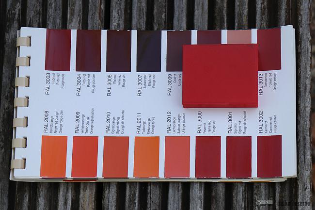 Farbvergleich Filament und RAL-Karte.