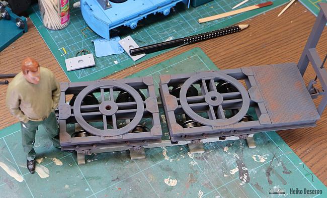 Ein Blick auf die Loren zeigt dezente Alterungsspuren.