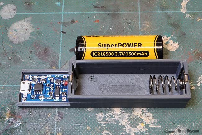 Lader für 18500-Akku.