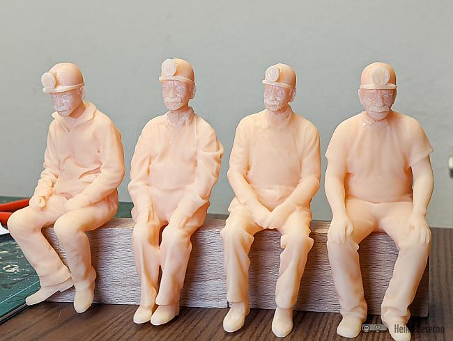 Figuren von links nach rechts: 20, 31, 23, 57