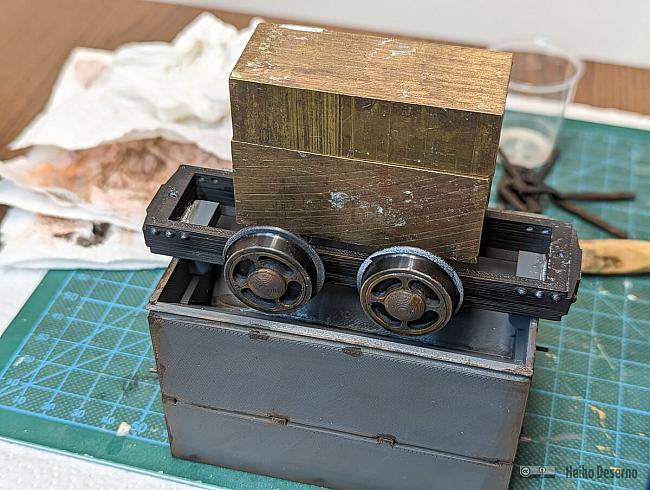 Montierte Radsätze – hier mit Metall-Radscheiben – am Selbstentlader.