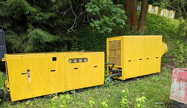 Zweiteilige gleisgebundene Maschine zum Abkühlen der Luft in großen Tiefen.