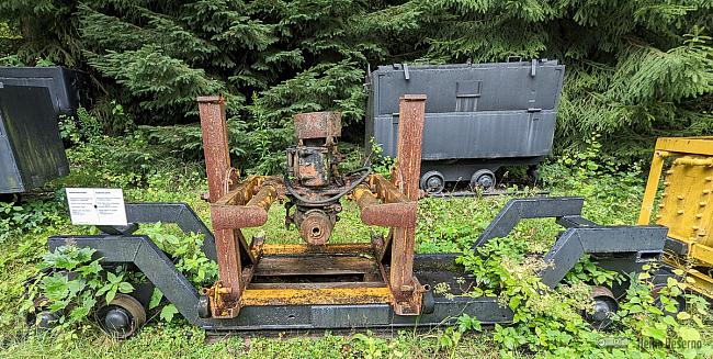 Spezialwagen zum Transport von Trafostationen.