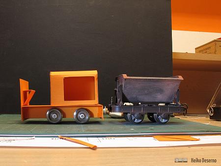 Diema DS12 im Vergleich mit einer Regner-Kipplore