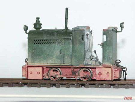 Fertigmodell einer OMZ 117 von Ècore. Der Aufbau des Führerstandes ist abnehmbar. Das
Modell ist ab Werk gealtert. Das Gewicht von 124 g sollte dem Modell gute
Fahreigenschaften verleihen.