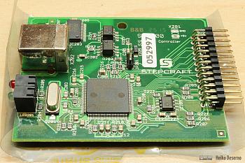 WinPC-NC Steuerplatine mit USB-Anschluss. Diese Platine wird mit der Hauptplatine in der Stepcraft-Fräse verbunden.