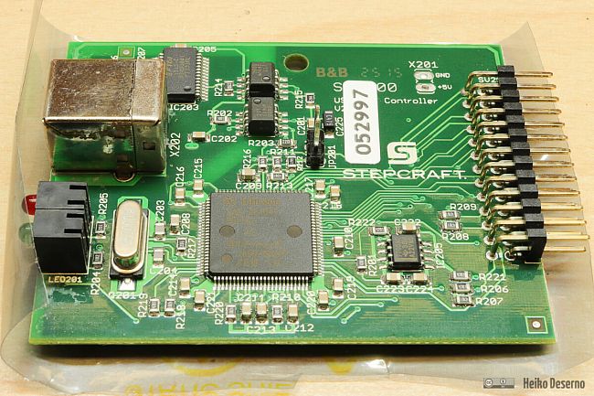 WinPC-NC Steuerplatine mit USB-Anschluss. Diese Platine wird mit der Hauptplatine in der Stepcraft-Fräse verbunden.
